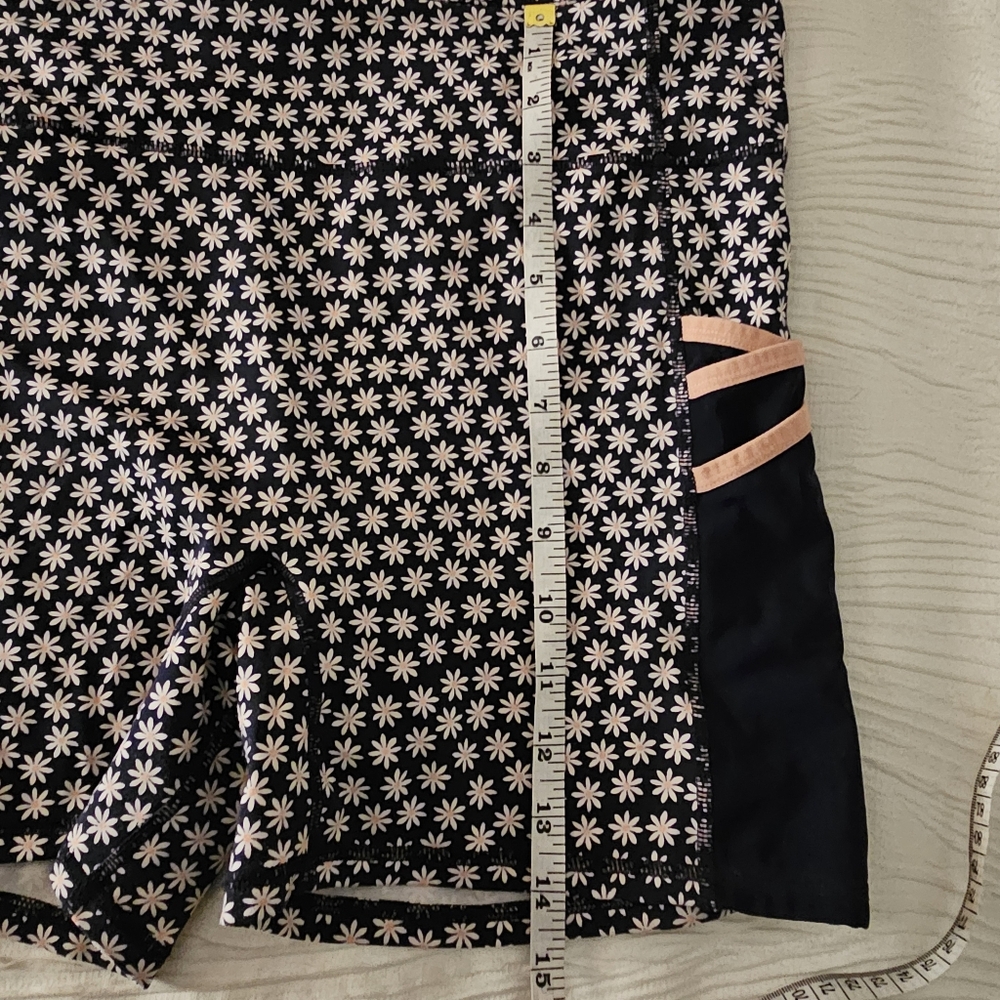 Fabletics Trinity Motion365 Daisy Print Shorts - image 7